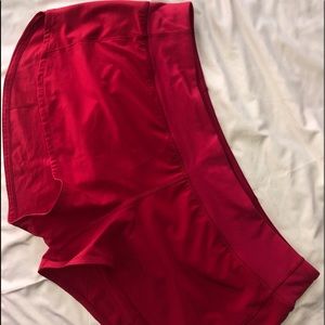 Red Lululemon speed up shorts 2.5”